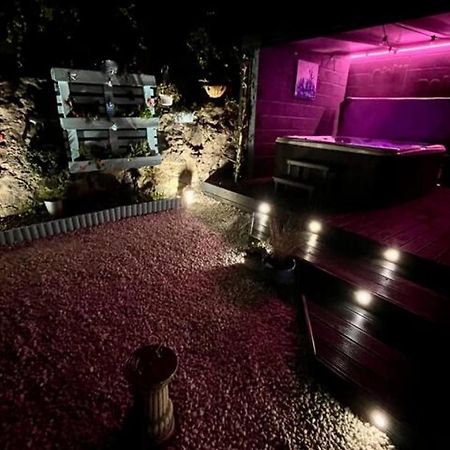 The Holiday Hoose Kinghorn Exterior photo